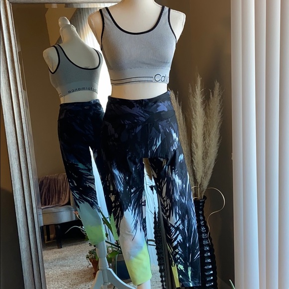 Calvin Klein Performance Matching Set - Picture 2 of 6